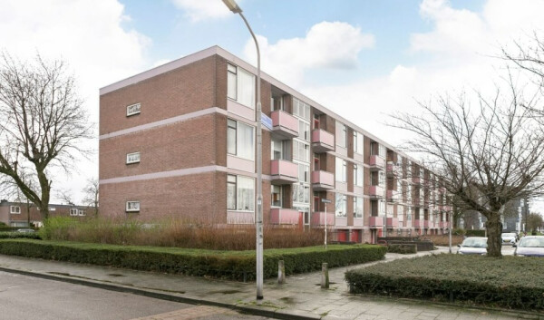 Domela Nieuwenhuisstraat